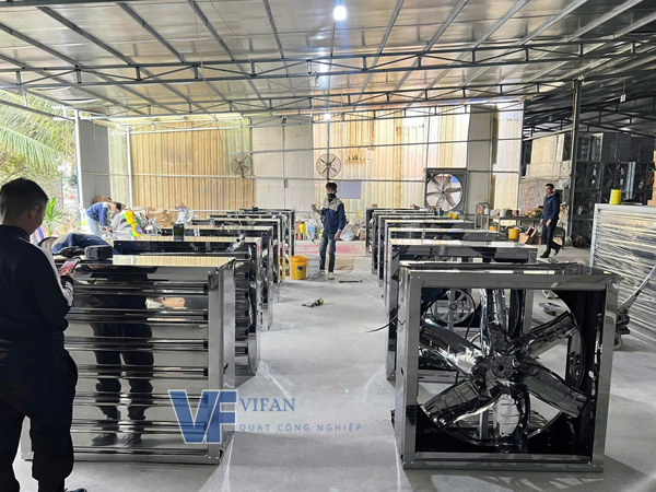 Quạt Thông Gió Vuông 900x900
