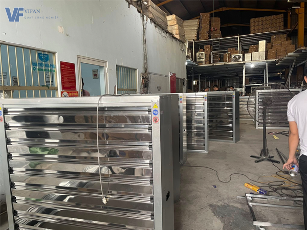 Hình Ảnh Quạt Thông Gió Vuông 1380x1380x400